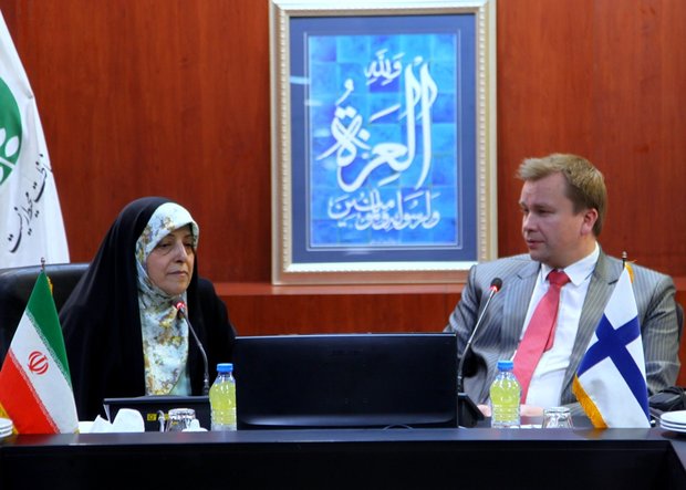 لقاء رئيس لجنة العلاقات الخارجية مع رئيس مجلس الشورى الاسلامي