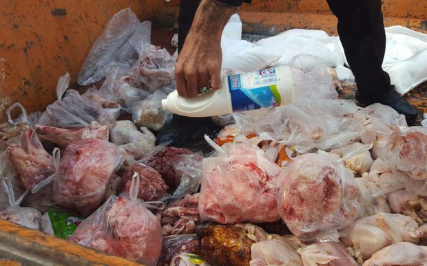 فراوردههای خام دامی غیر مجاز در آبیک جمع آوری شد