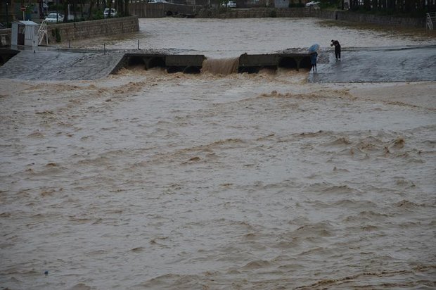سیلاب شدید در راه استان فارس است