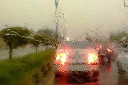 ترافیک در آزادراه کرج-تهران/ بارش باران در استان‌های شمالی و غربی