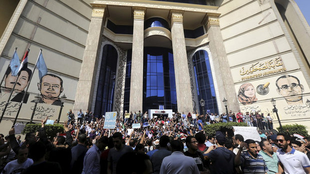 احتجاجات في القاهرة على تسليم جزيرتين للسعودية