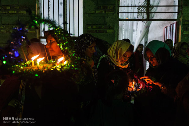 مراسم حنا بندان فاطمه 21 ساله و مجتبی 23 ساله در روستای سر حدی میر حسین 