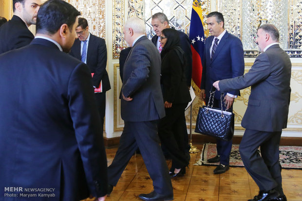 Zarif meets Venezuelan counterpart in Tehran