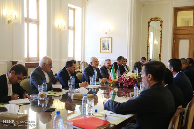 Zarif meets Venezuelan counterpart in Tehran