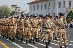 نیروهای مسلح مستقر در شهر رشت رژه رفتند