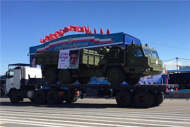 VIDEO: S-300 missile system unveiled in military parade