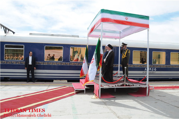 President Rouhani visits Semnan by train