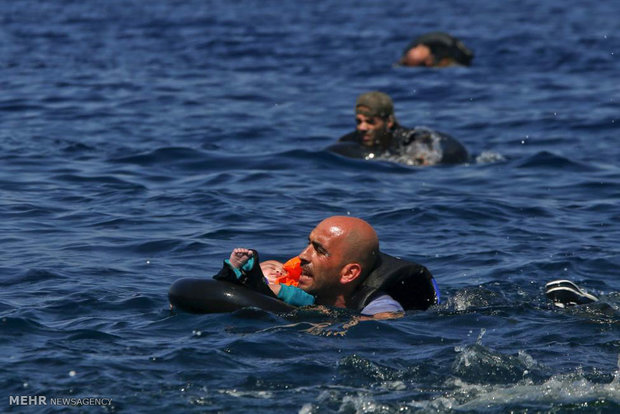 Some 900 migrants, refugees died in Mediterranean