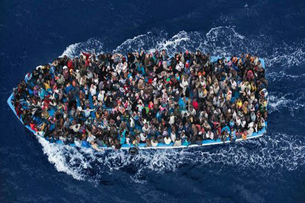 فیلم/غرق شدن ۳۰ مهاجر در سواحل لیبی