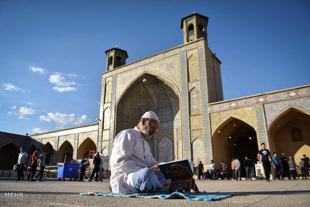 مراسم اعتکاف در مسجد وکیل شیراز