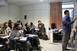 تدریس زبانهای خارجی در حوزه تهران/ برنامه ریزی برای آموزش انگلیسی