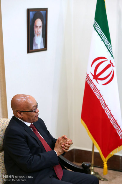 Leader receives S Africa's Jacob Zuma