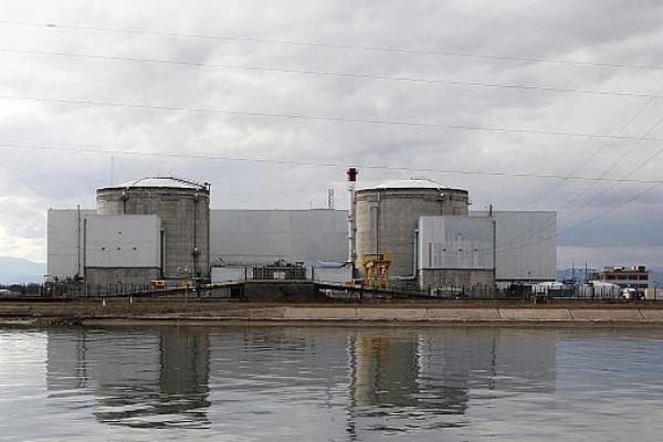 فرانسه نیروگاه هسته ای خود را تعطیل می کند 