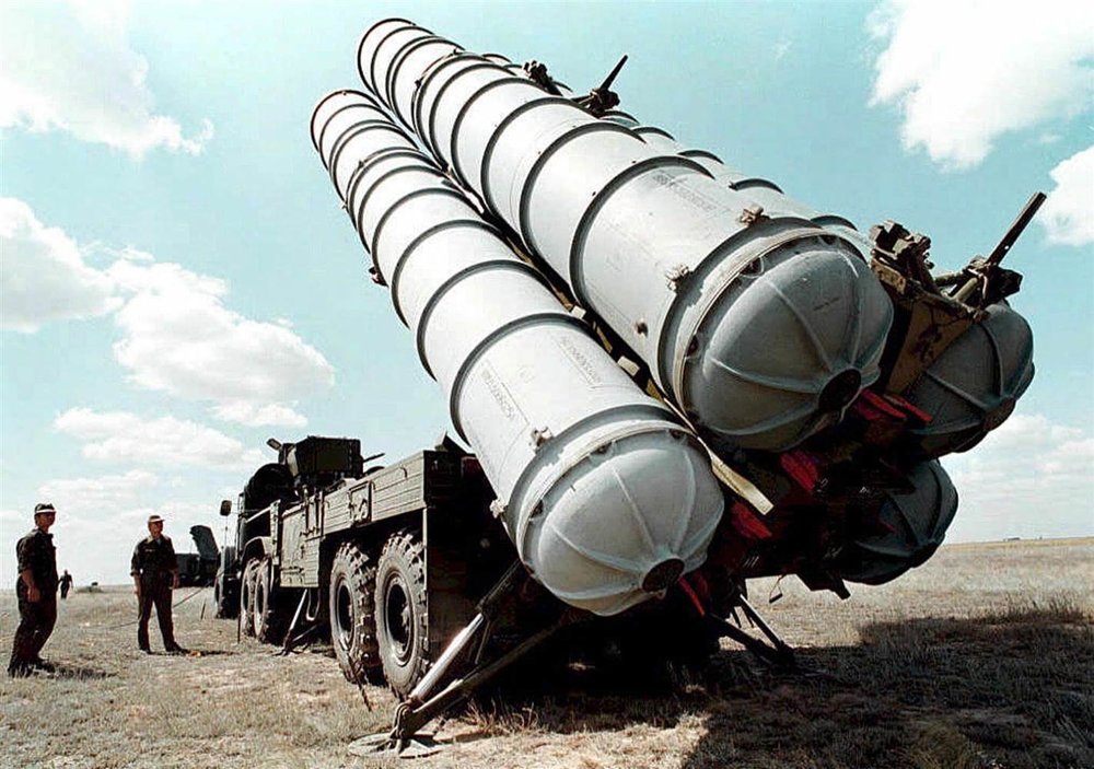 02-br6 sputnik missile90.jpg