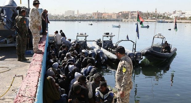 کشتی ایتالیایی جان بیش از بیست مهاجر را در ساحل لیبی نجات داد