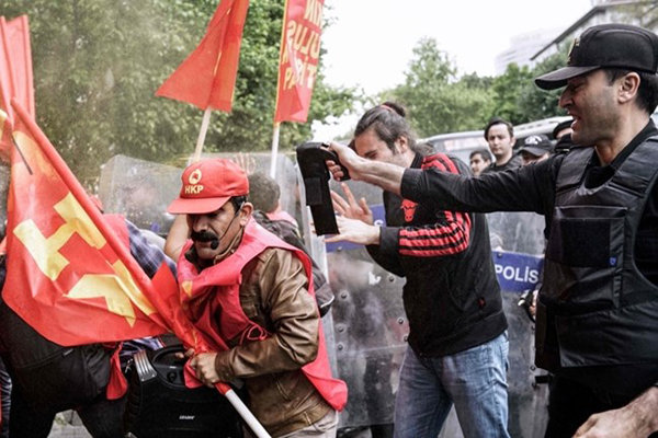 زد و خورد پلیس ترکیه با معترضین در استانبول 