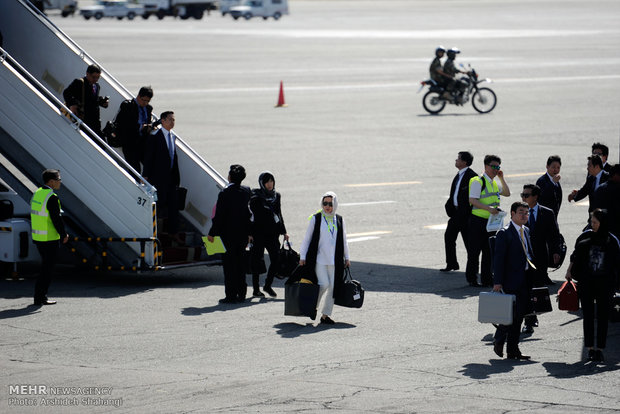 وصول رئيسة كوريا الجنوبية باك كون هيه الى طهران