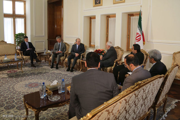 New ambs. submit copy of credentials to FM Zarif