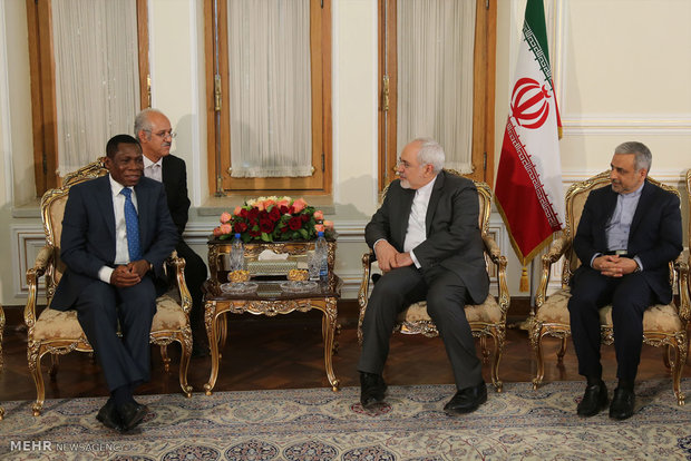 New ambs. submit copy of credentials to FM Zarif