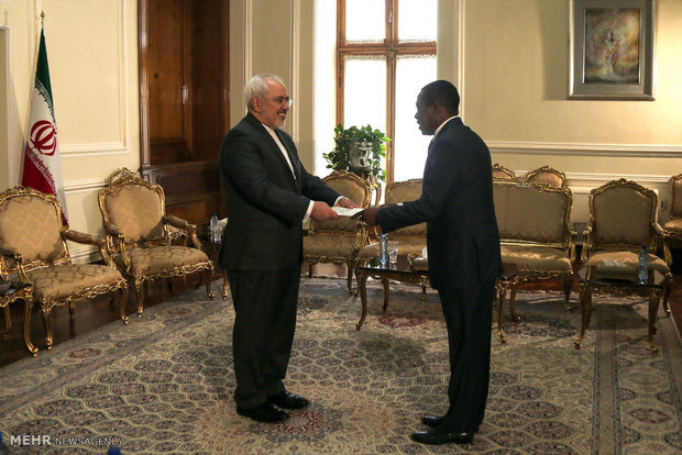 New ambs. submit copy of credentials to FM Zarif