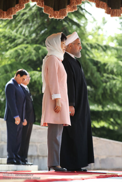 S Korean pres. officially welcomed in Iran