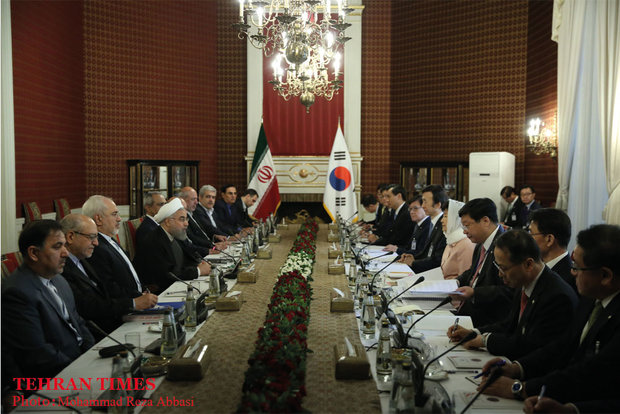 Rouhani welcomes President Park Geun-hye 