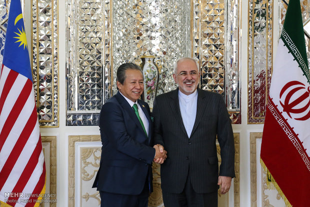 محادثات وزير الخارجية الايراني والماليزي