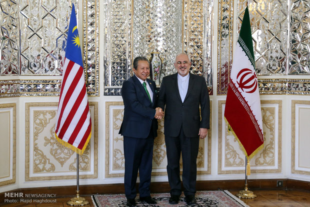 محادثات وزير الخارجية الايراني والماليزي