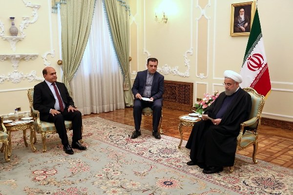 الرئيس روحاني: ايران تنشد تطوير العلاقات مع بنغلادش