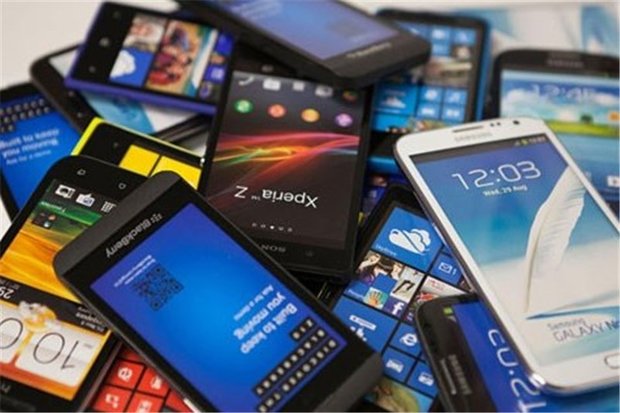 ضبط ۱۴۷ دستگاه گوشی تلفن همراه در همدان