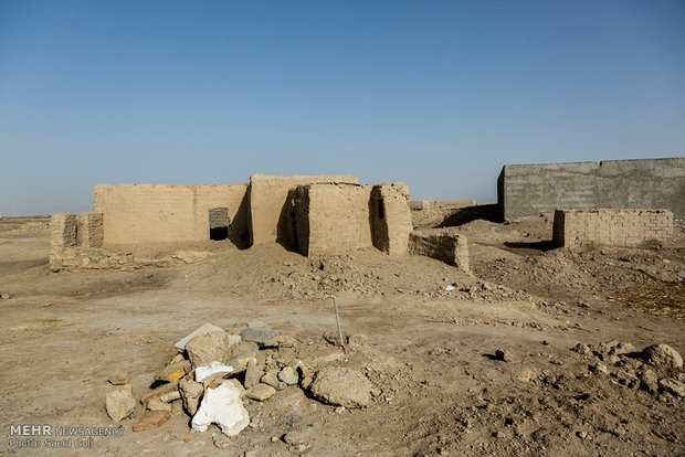 نمای از روستای خالی از سکنه ونابود شده براثر مهاجرت روستاییان