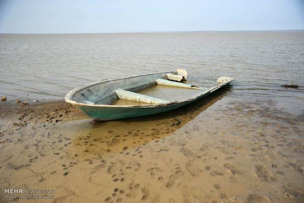 بحيرة هامون تموت تحت الجفاف