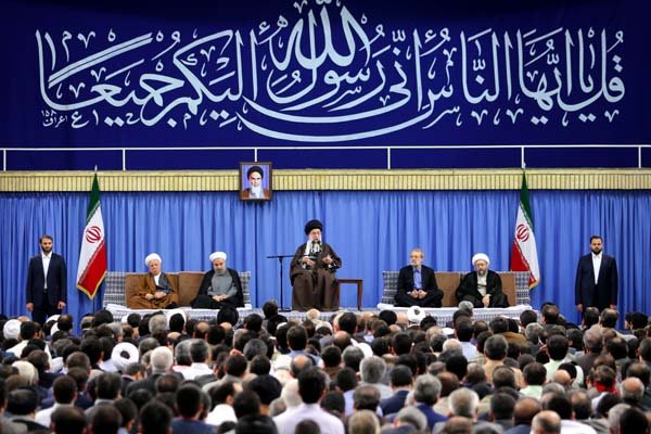 قائد الثورة: معاداة الاسلام وايران والشيعة سياسة امريكا الحاسمة