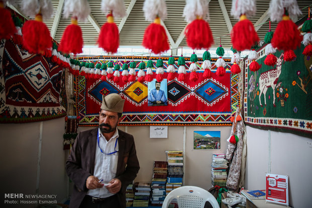 دومین روز از بیست و نهمین نمایشگاه بین المللی کتاب تهران