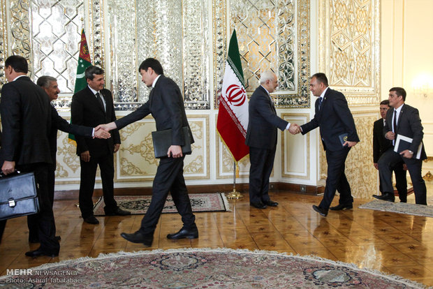 Zarif meets Turkmen counterpart in Tehran
