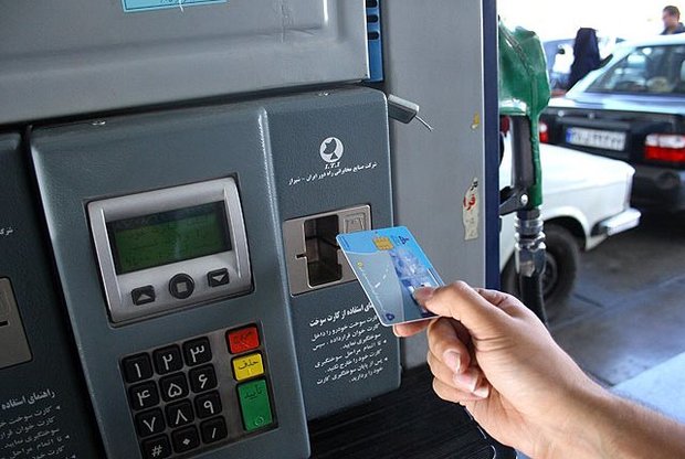 پیشنهاد خرید بنزین با کارت‌های بانکی/ابقای نسل جدیدکارت‌های بنزین