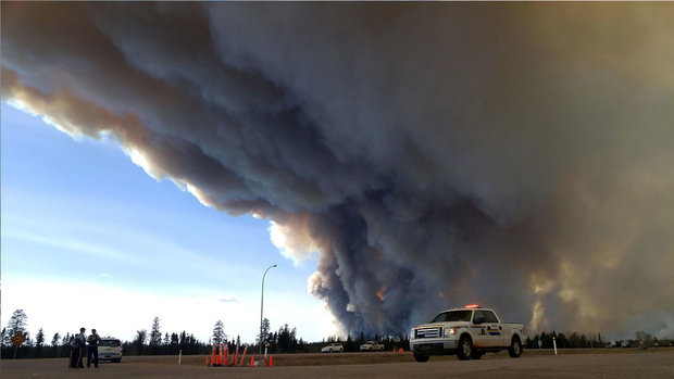 Wildfire rages in Canada’s Fort McMurray