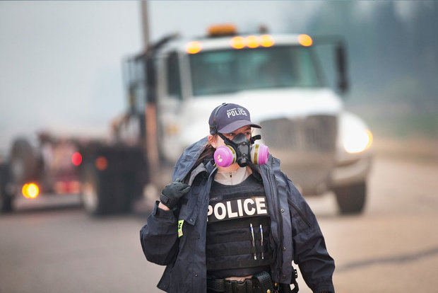 Wildfire rages in Canada’s Fort McMurray