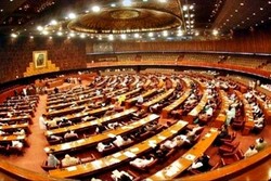 نمایندگان احزاب مخالف پاکستان پارلمان این کشور را تحریم کردند