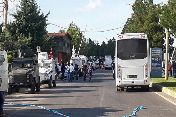 Nusaybin'de PKK saldırısında 1 polis hayatını kaybetti Nusaybin'de PKK saldırısında 1 polis hayatını kaybetti