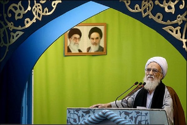 خطيب طهران المؤقت: لا ينبغي الثقة بأمريكا ... الإقتصاد المقاوم هو سبيل الإستغناء 