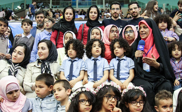 Iranian twins gather to mark twins and multiples national day