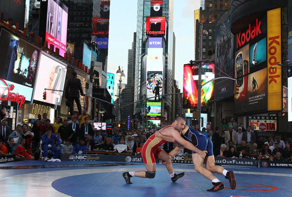 Bimeh Razi wrestling team en route to US