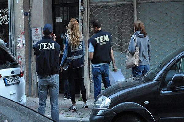 İstanbul Üniversitesi'nde FETÖ operasyonunda 62 gözaltı İstanbul Üniversitesi'nde FETÖ operasyonunda 62 gözaltı