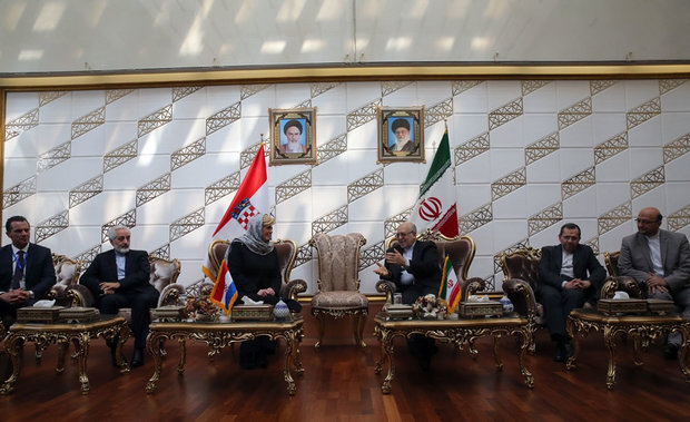 Croatian president arrives in Tehran