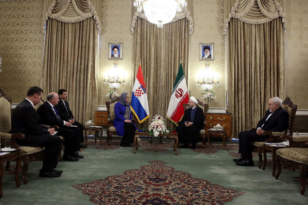 Rouhani officially welcomes Croatian president