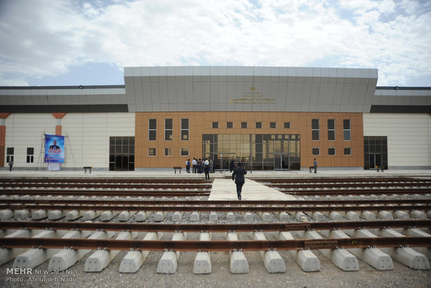 Iran, Russia officially start electrifying rail route