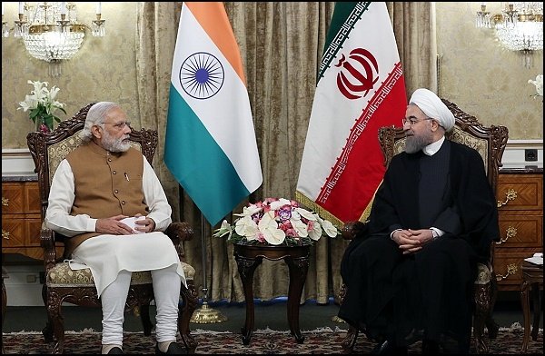 ايران والهند توقعان على 12 اتفاقية للتعاون الثنائي