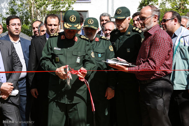 Iran unveils new defense achievements