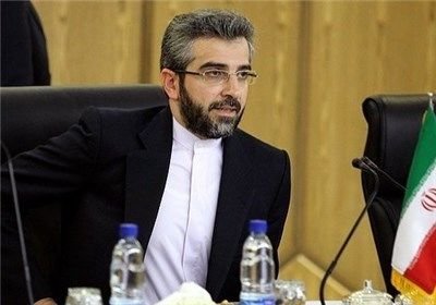 دور شدن از گفتمان انقلاب اسلامی باعث دادن امتیاز به دشمن می شود